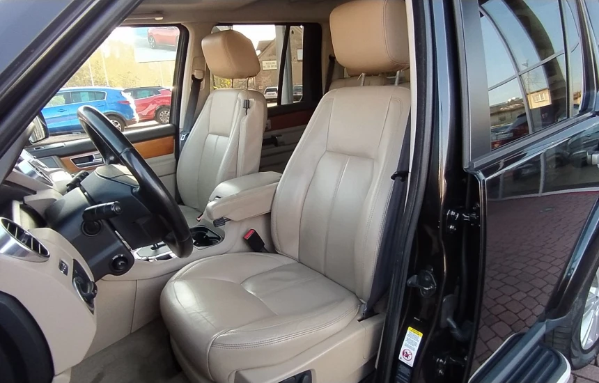 Land Rover Discovery 4