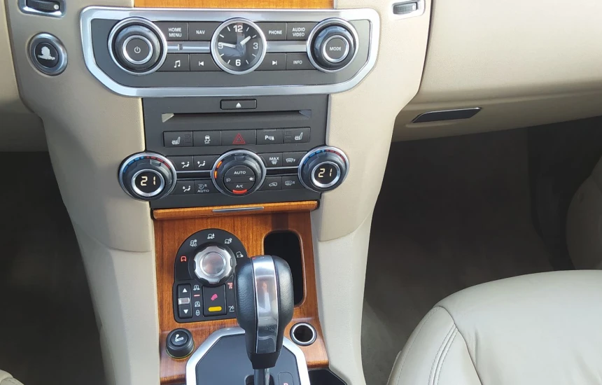 Land Rover Discovery 4