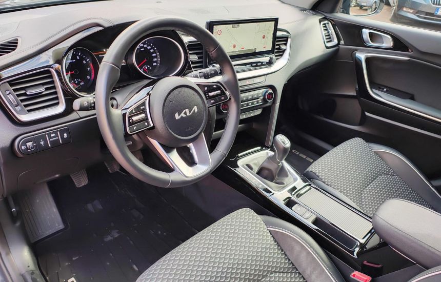 Kia Ceed 1,5T-GDI MT MY25 TRIBUTE