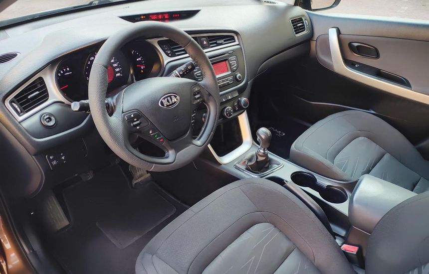 Kia Ceed 1.4GDI 6MT M