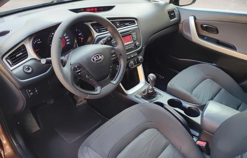 Kia Ceed 1.4GDI 6MT M