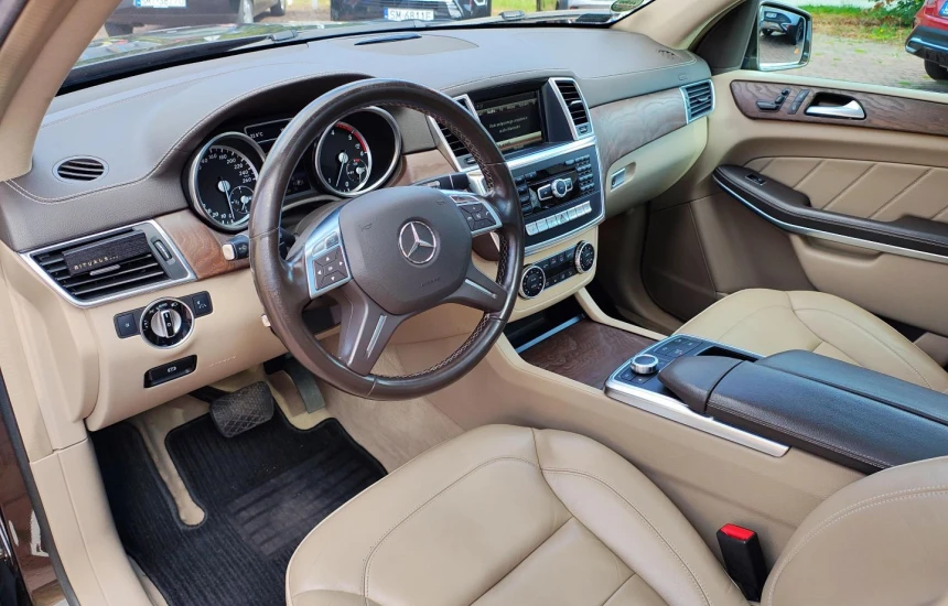 Mercedes- Benz GL  350 BlueTEC 4Matic 7G-TRONIC