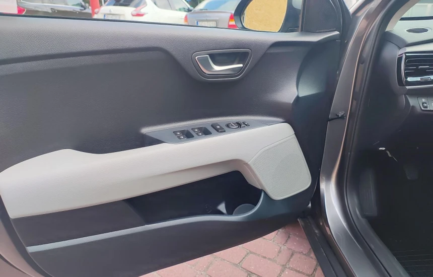 Kia Stonic 1.2MPi 5MT MY25 L