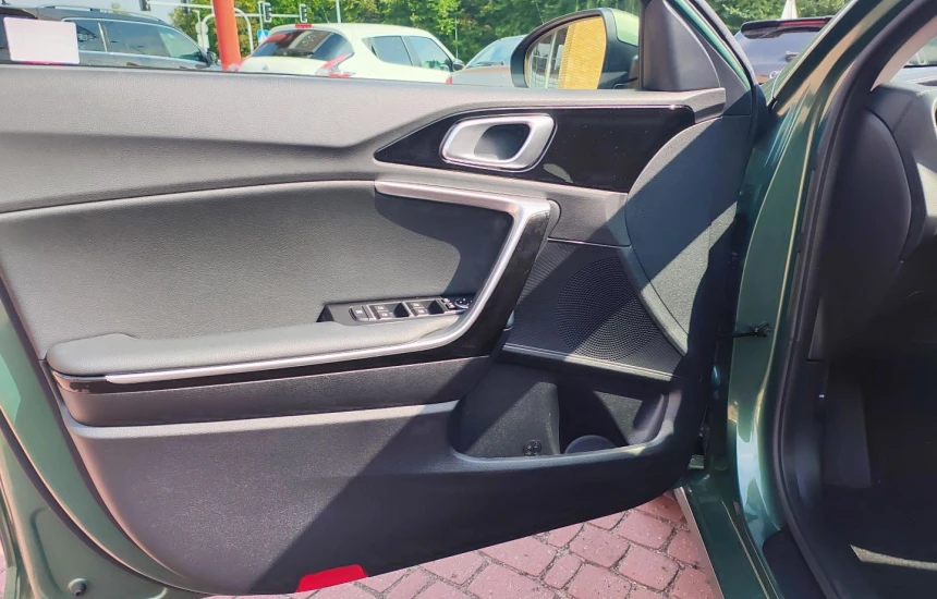 Kia Ceed SW 1,5T-GDI 7DCT MY25 TRIBUTE+A17