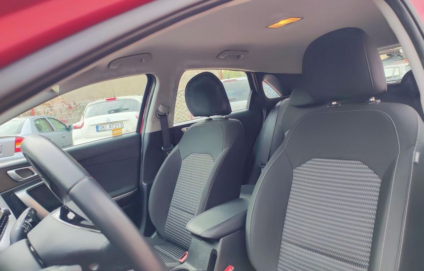 Kia Ceed 1,5T-GDI 6MT M+UVO