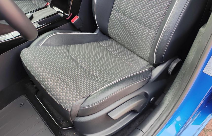 Kia Ceed 1,5T-GDI 6MT MY25 TRIBUTE