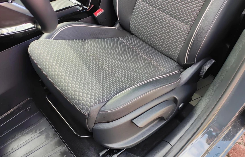 Kia Ceed SW 1,5T-GDI 6MT MY25 TRIBUTE