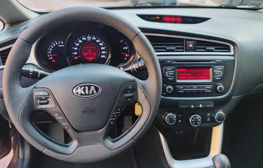 Kia Ceed 1.4GDI 6MT M