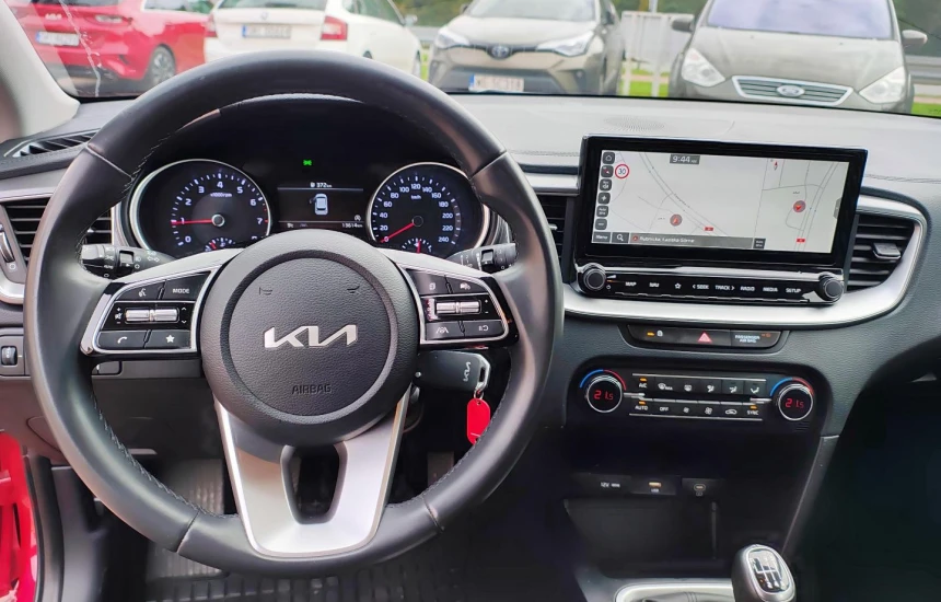 Kia Ceed 1,5T-GDI 6MT M+UVO