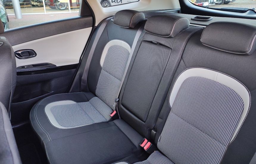 Kia Ceed SW 1.4 GDI 6MT BUSINESS LINE