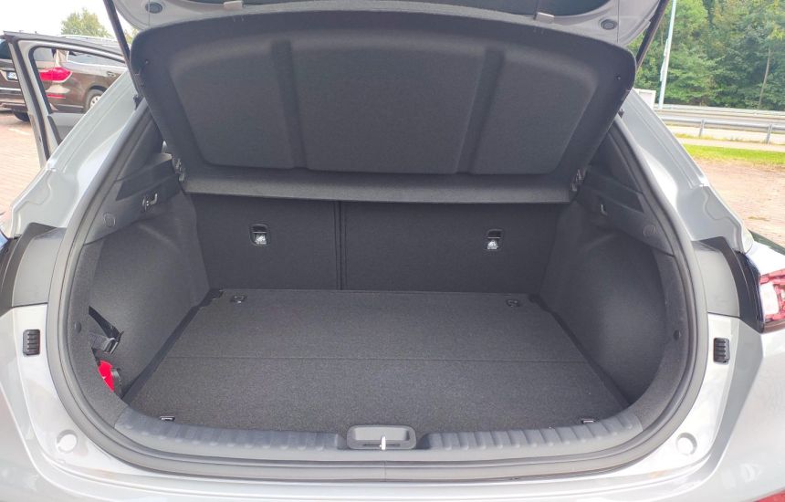Kia XCeed 1,6T-GDI 7DCT MY26 TRIBUTE+WIN+ AEB