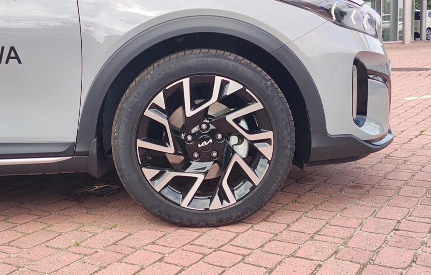Kia XCeed 1,6T-GDI 7DCT MY26 TRIBUTE+WIN+ AEB