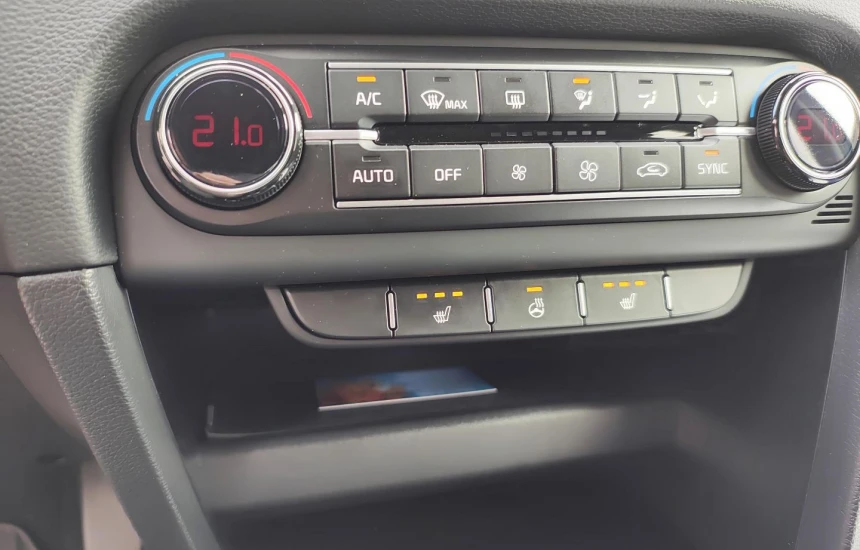 Kia Ceed 1,5T-GDI 6MT MY25 TRIBUTE