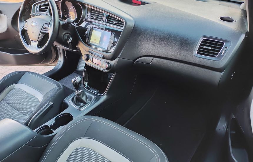 Kia Ceed SW 1.4 GDI 6MT BUSINESS LINE