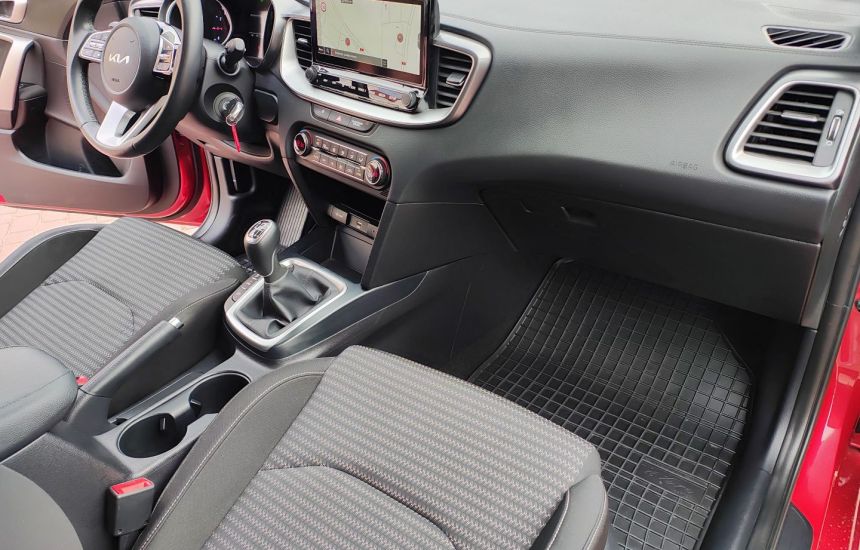 Kia Ceed 1,5T-GDI 6MT M+UVO