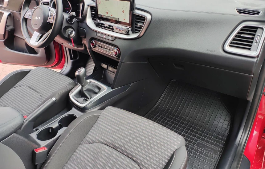 Kia Ceed 1,5T-GDI 6MT M+UVO