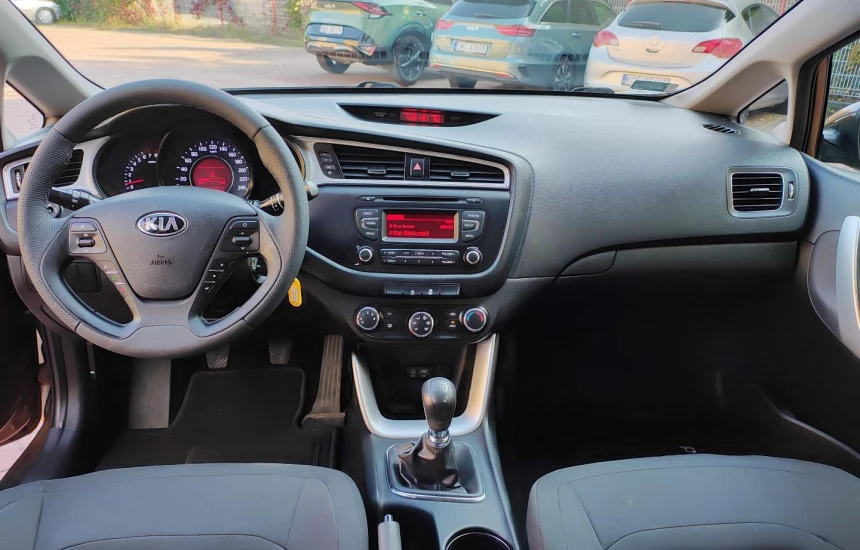 Kia Ceed 1.4GDI 6MT M