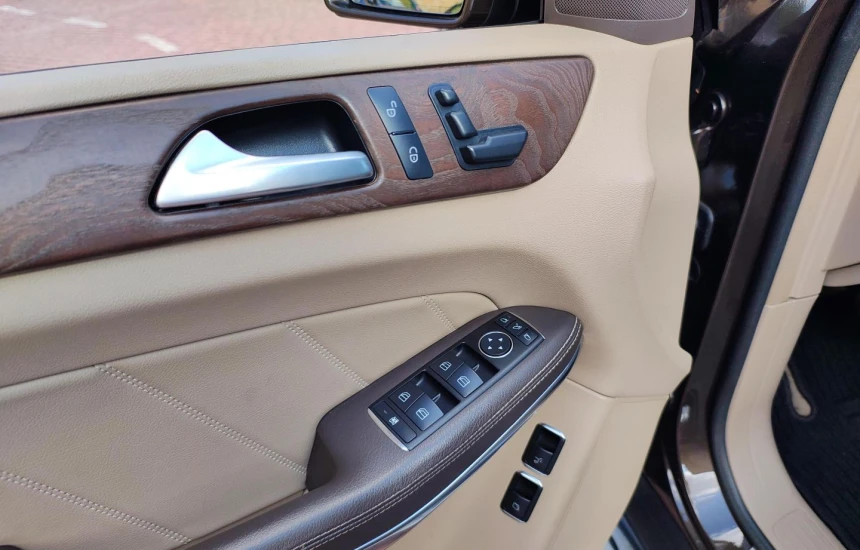 Mercedes- Benz GL  350 BlueTEC 4Matic 7G-TRONIC