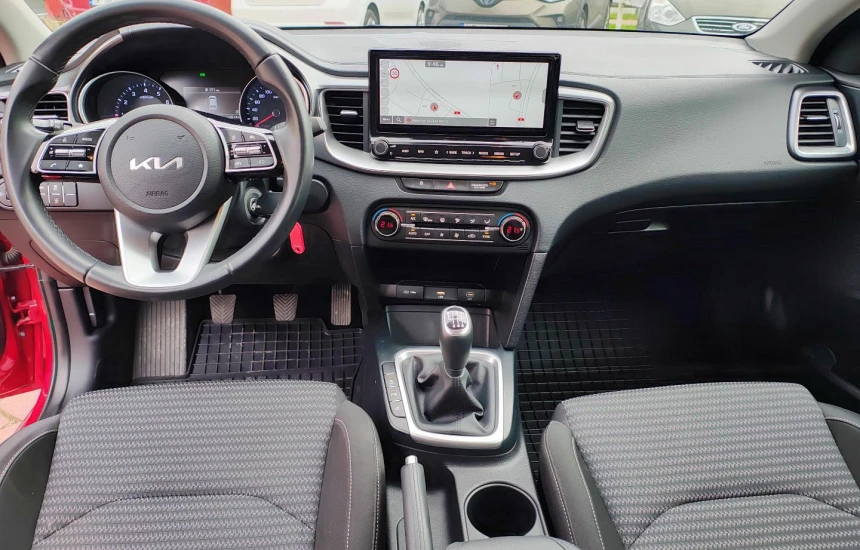 Kia Ceed 1,5T-GDI 6MT M+UVO