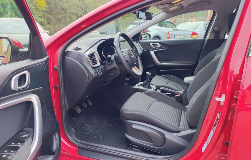 Kia Ceed 1,5T-GDI 6MT M+UVO