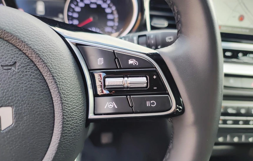 Kia Ceed SW 1,5T-GDI 6MT MY25 TRIBUTE