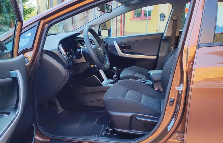 Kia Ceed 1.4GDI 6MT M