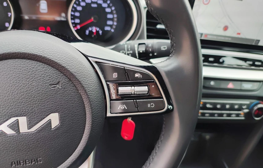 Kia Ceed 1,5T-GDI 6MT M+UVO