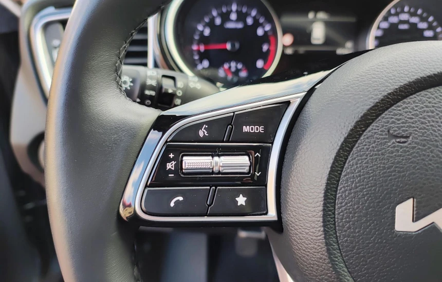 Kia Ceed SW 1,5T-GDI 6MT MY25 TRIBUTE