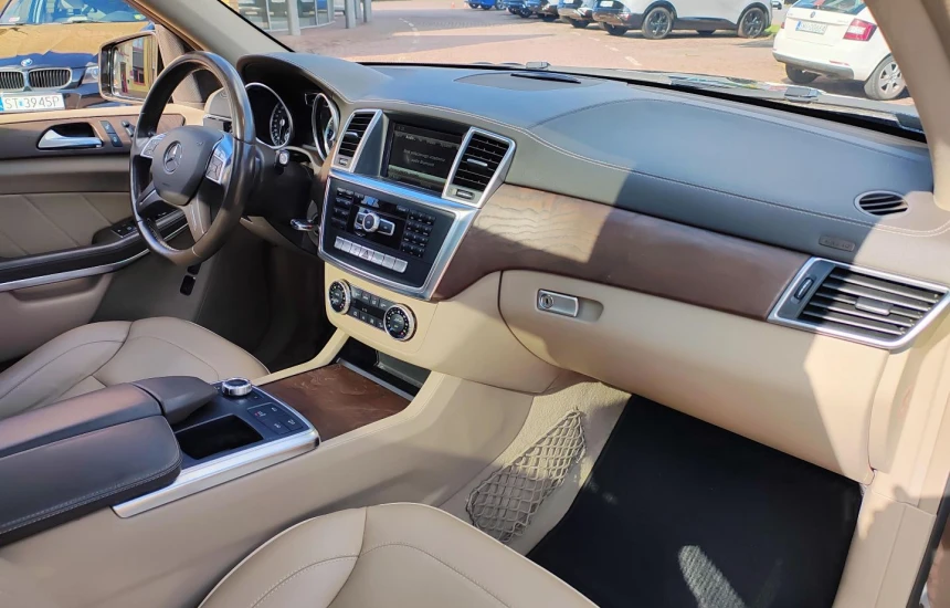 Mercedes- Benz GL  350 BlueTEC 4Matic 7G-TRONIC