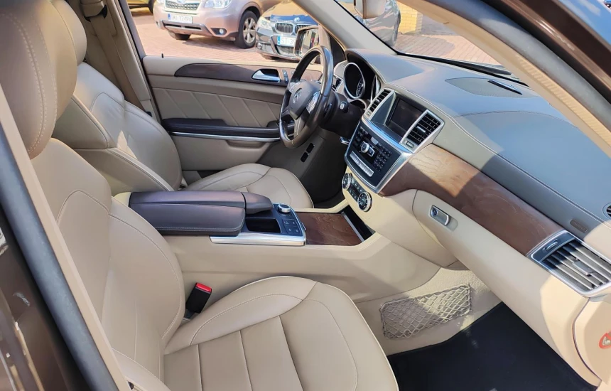 Mercedes- Benz GL  350 BlueTEC 4Matic 7G-TRONIC