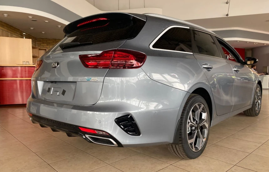 Kia Ceed SW KIA Ceed 1,6 GDI 6DCT Hybryda Plug-In (141KM) wersja L + BL5+AEB 