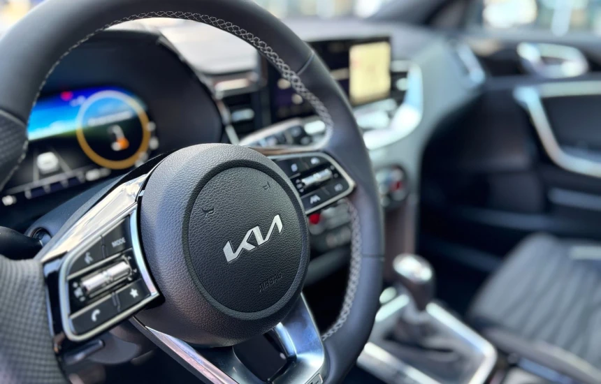 Kia Proceed 1,5T-GDI 6MT MY25 GT-LINE+TEC+AEB