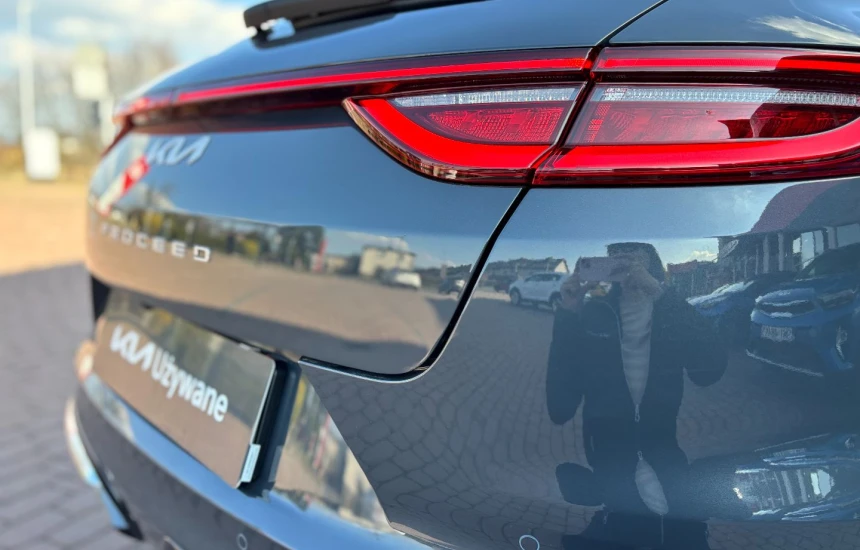 Kia Proceed 1,5T-GDI 6MT MY25 GT-LINE+TEC+AEB