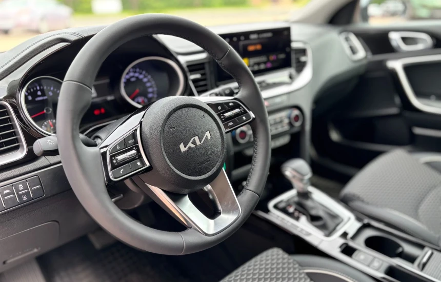 Kia XCeed  1,5T-GDI 7DCT MY25 L+WIN