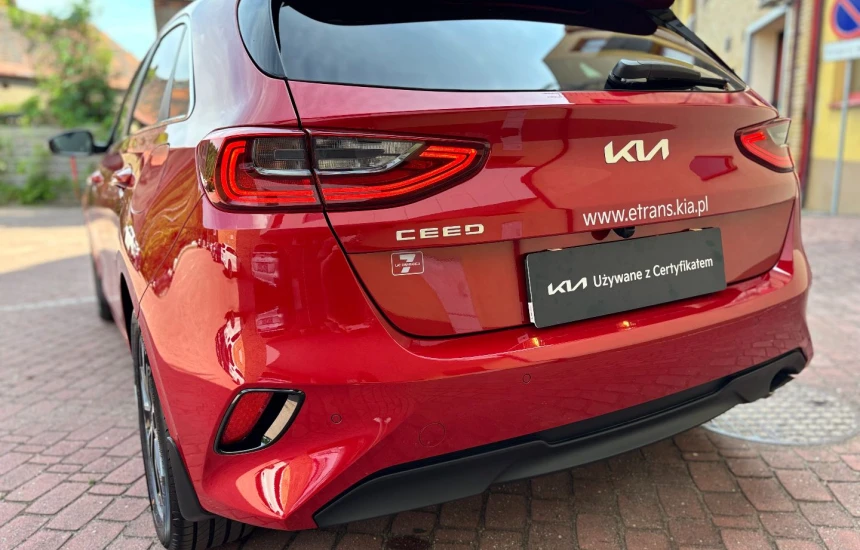 Kia Ceed 1,5T-GDI 6MT MY25 TRIBUTE