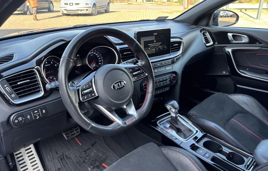 Kia Proceed _SBK 1,6T-GDI 7DCT GT+WIN+AEB+NAV+PNS