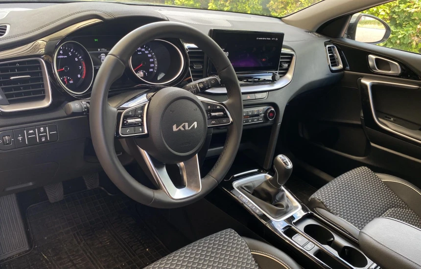Kia XCeed 1,5T-GDI 6MT MY23 L