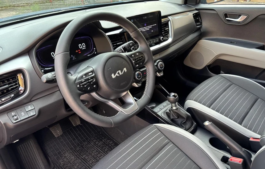 Kia Stonic  STONIC 1.2MPi 5MT MY25 L+BL