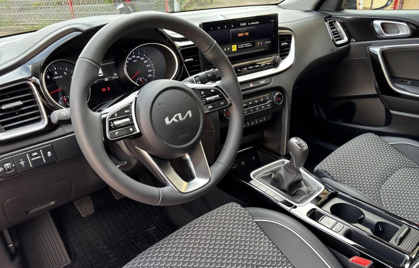 Kia Ceed 1,5T-GDI 6MT MY25 TRIBUTE