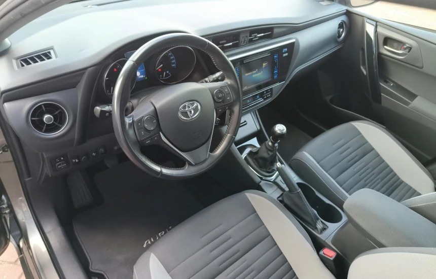 Toyota Auris 1.6