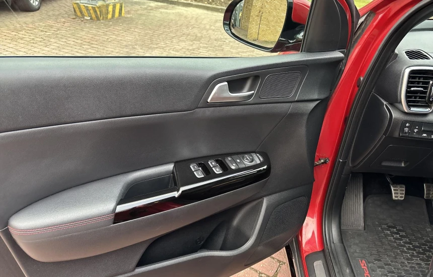Kia Sportage 1,6T-GDI 6MT 2WD FL GT LINE