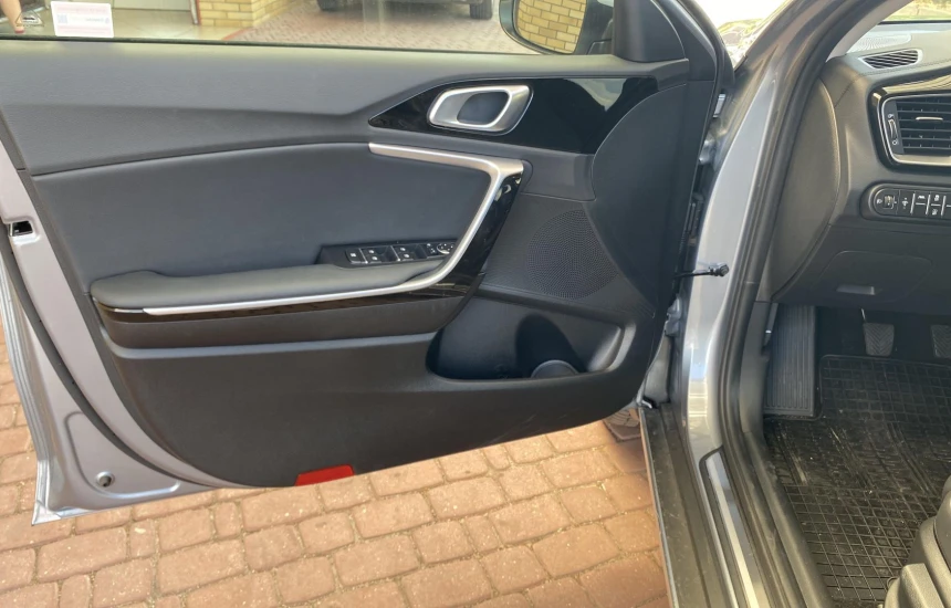 Kia XCeed 1,5T-GDI 6MT MY23 L