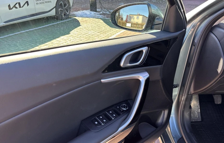 Kia Ceed SW 1,5T-GDI 6MT MY25 TRIBUTE