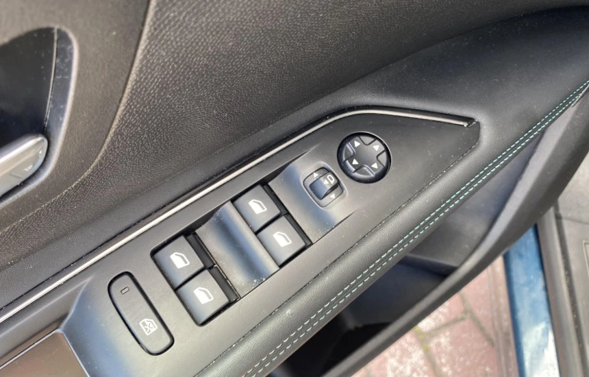 Peugeot 3008 Rezerwacja/ 1.2 PureTech Allure