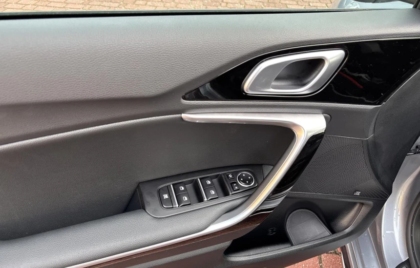 Kia Ceed GT -LINE+AEB 1,5T-GDI 6MT MY25/ Rezerwacja