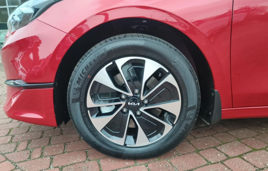 Kia Ceed 1,5T-GDI 6MT MY25 M+SMT