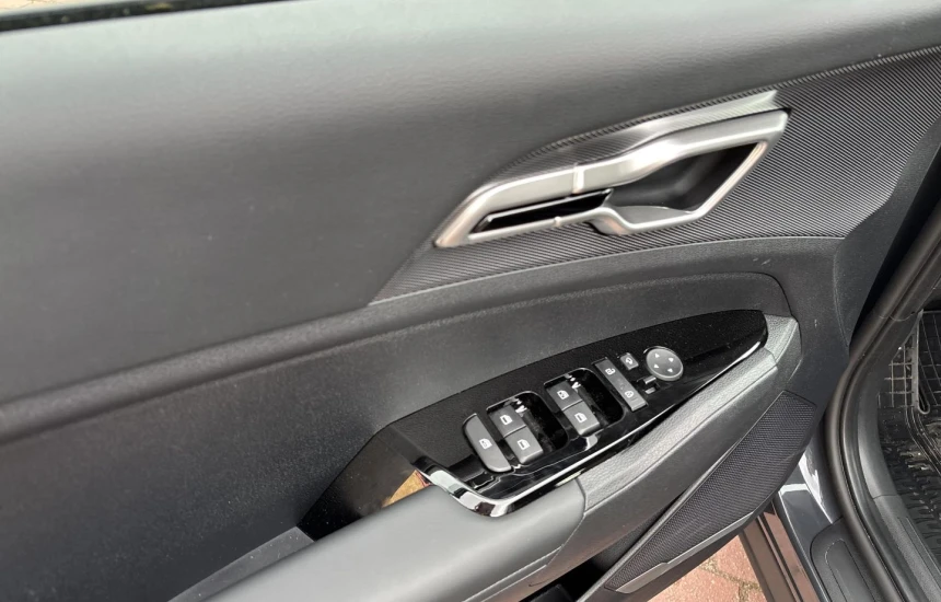 Kia Sportage 1,6T-GDI 6AT AWD HEV L 230KM