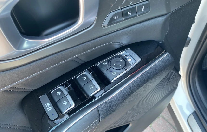 Kia Sorento Rezerwacja/   1.6T HEV 6AT 4WD 7S MY23 PRESTIGE LINE_NEW+PNS 230KM!!