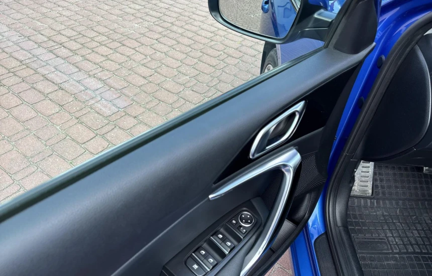 Kia Ceed SW 1,4T-GDI 7DCT L+BL+JBL+WIN