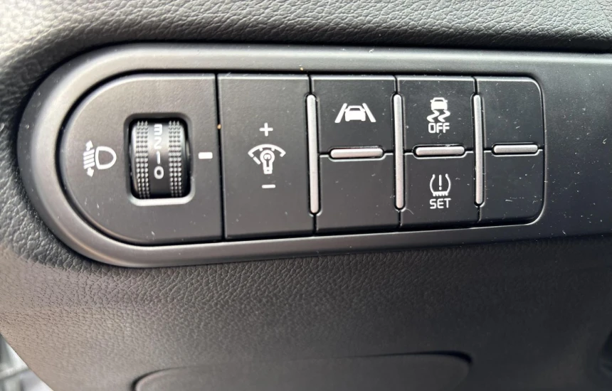 Kia XCeed  1,5T-GDI 7DCT MY25 L+WIN